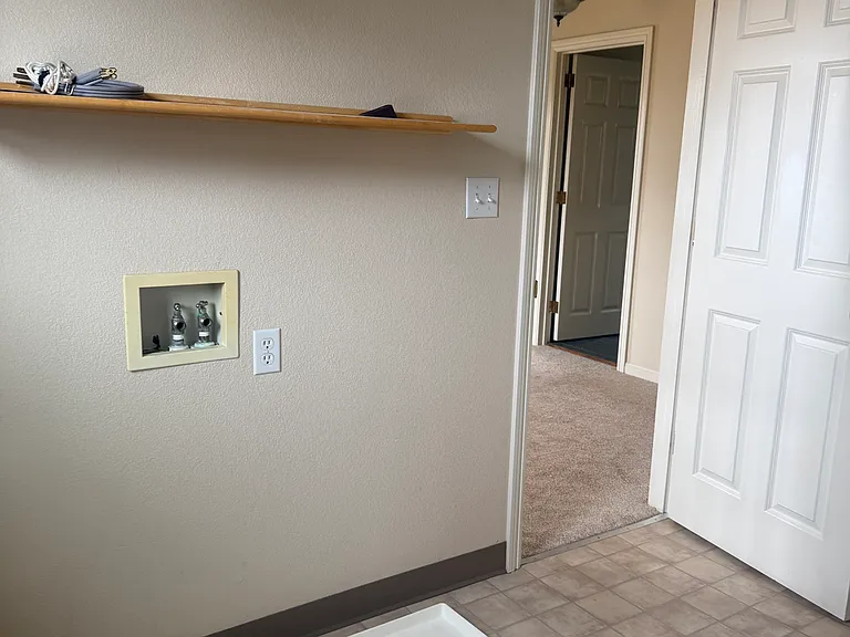 213 Valencia Ave — Photo 17