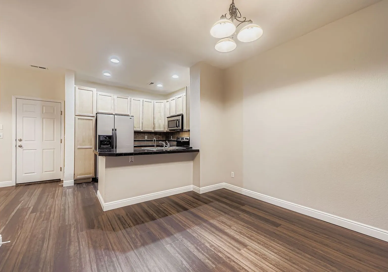 $500 OFF first months rent! Gorgeous 2BD/2.5BA home located in Northglenn, CO! Available 9/4/26! — Photo 4