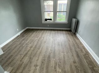 325 N Grove St #2F, East Orange, NJ 07017