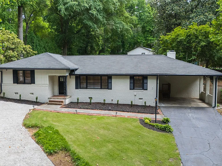 4090 Land O Lakes Dr NE — Photo 5