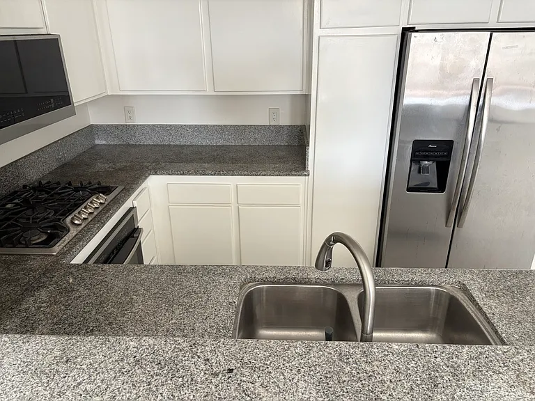 200 Pacific Coast Hwy #208 — Photo 11