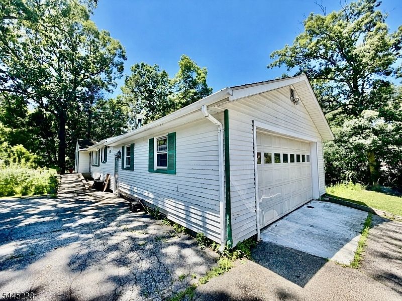 1st image of 45 Espanong Rd