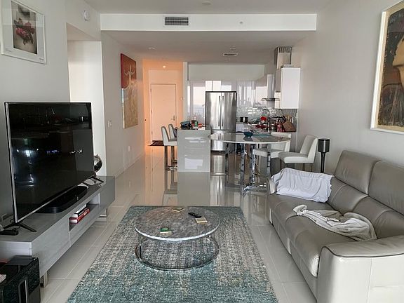 4th image of 1642 NE 1st Ave #3705