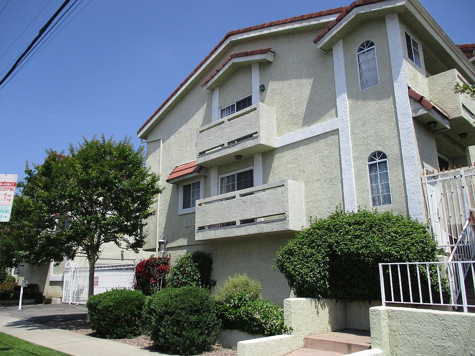 1st image of 13815 Victory Blvd
