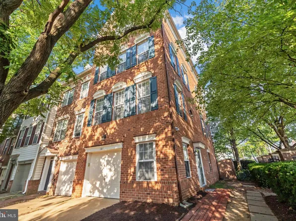 101 Martin Ln, Alexandria, VA 22304