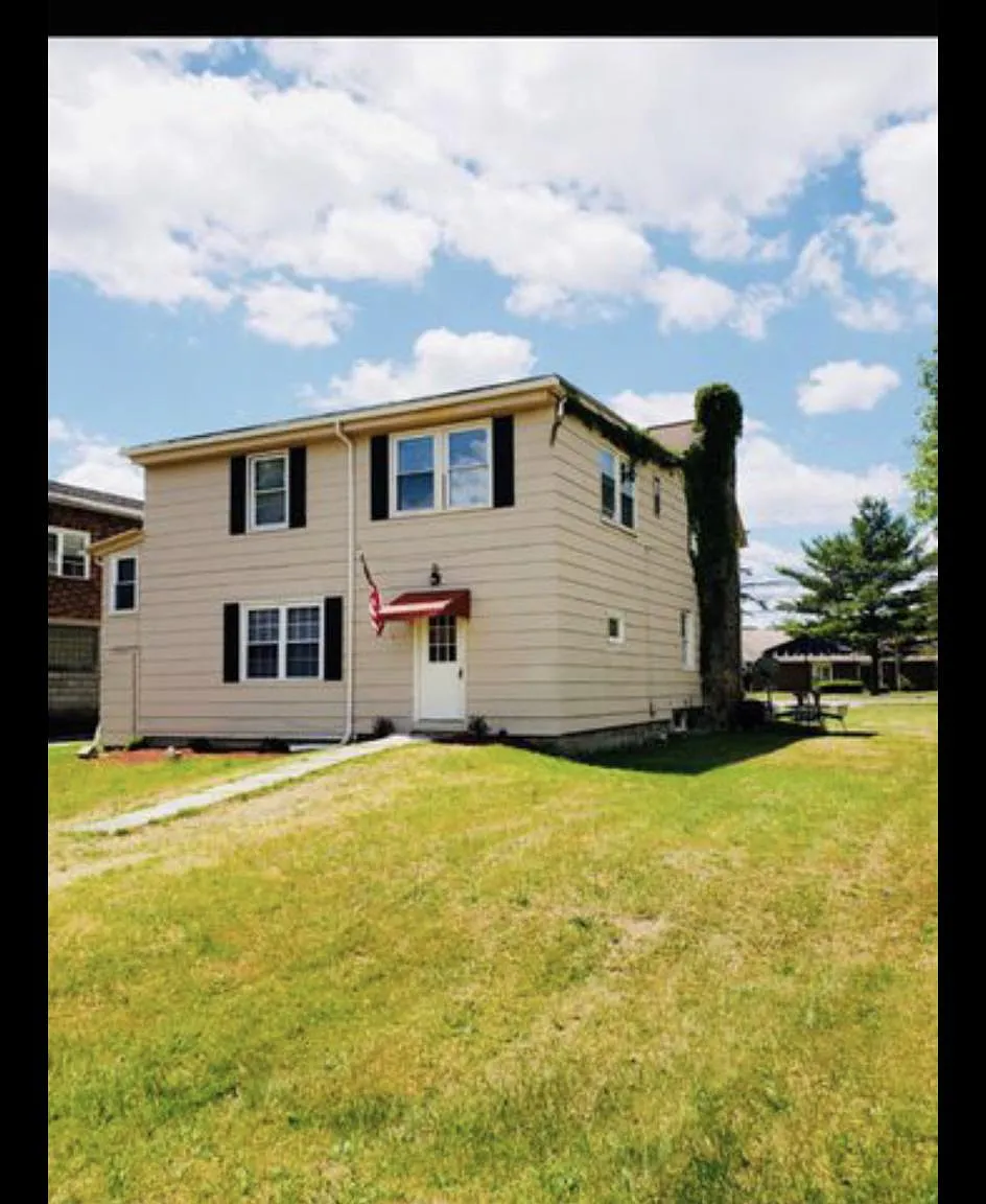 2 bed, 1200 sqft, $1,000 — Photo 1