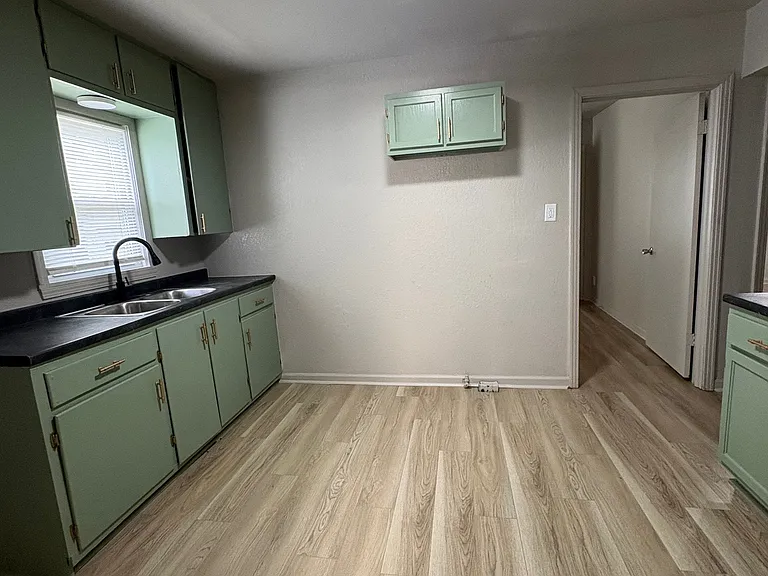 819 N Denver St — Photo 4