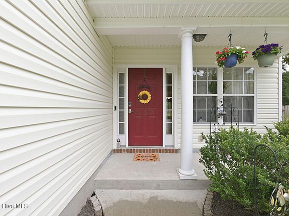 3rd image of 413 Lafitte Way