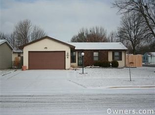 306 Holts Dr, Champaign, IL