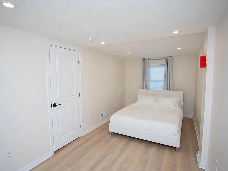 1907 N Hancock St — Photo 8