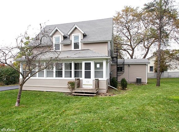 3rd image of 403 E Lake Ave