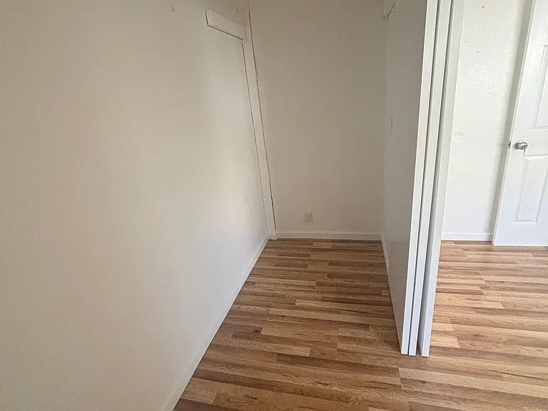 2389 Empress St #B — Photo 13