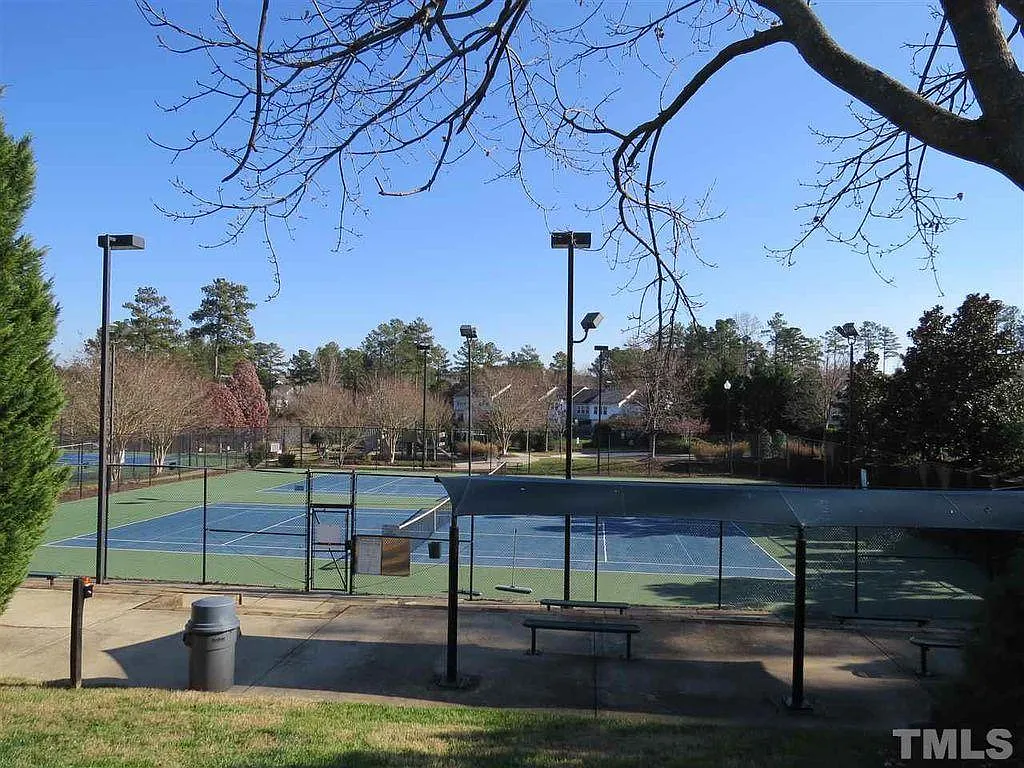 3 bed, 2.5 bath, 1427 sqft, $1,925 — Photo 4