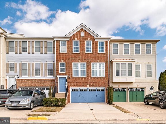 2nd image of 102 Great Laurel Sq SE