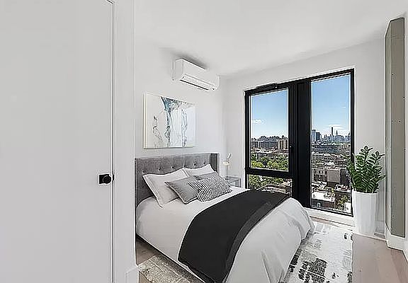 5th image of 60 W 125th St #703