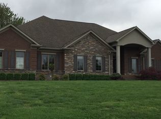 32 Red Sunset Blvd, Cecilia, KY 42724