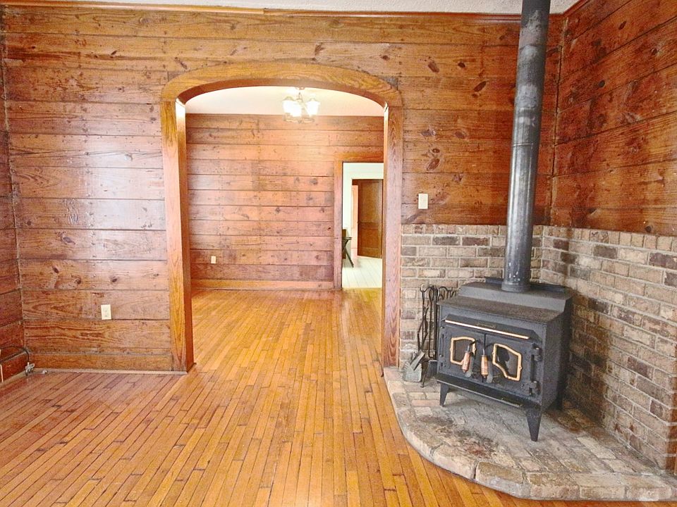 2nd image of 18623 Blythe Rd