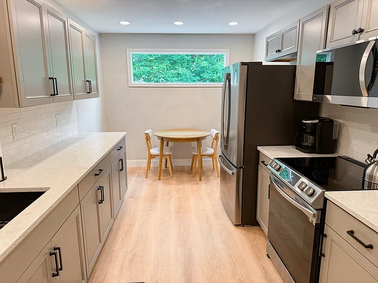 Lenox Park Dr — Photo 6