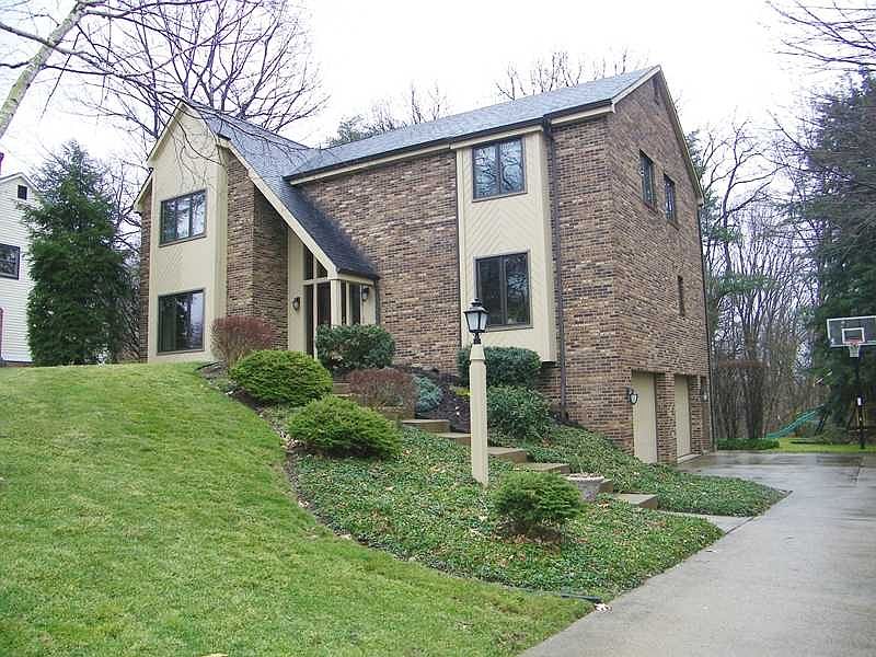 1st image of 2657 Ravenwood Ct