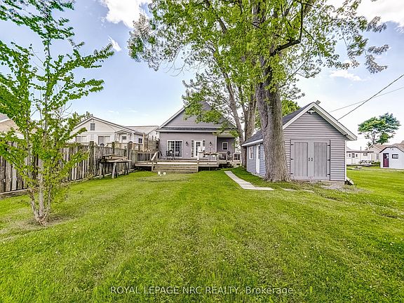 2nd image of 10849 Lakeshore Rd W