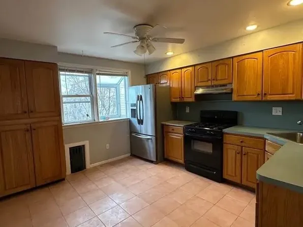 71 West 16th Street image 1 of 9