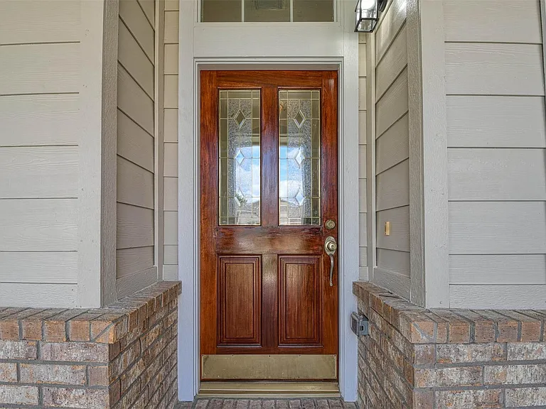 20826 Meadowhill Dr — Photo 6