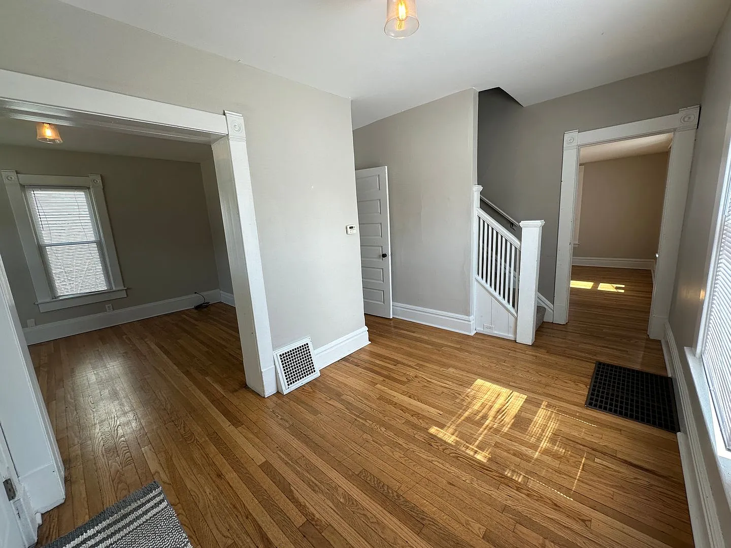 414 Grand NE — Photo 2