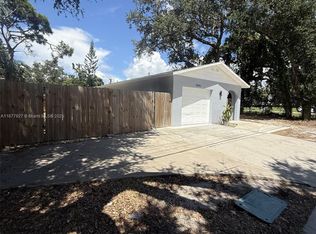 3985 Proctor Rd, Sarasota, FL 34233