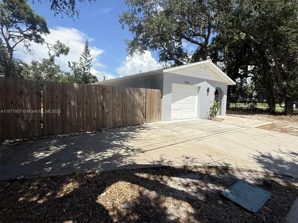 3985 Proctor Rd, Sarasota, FL 34233
