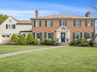 32 Pickwick Rd, Newton, MA 02465