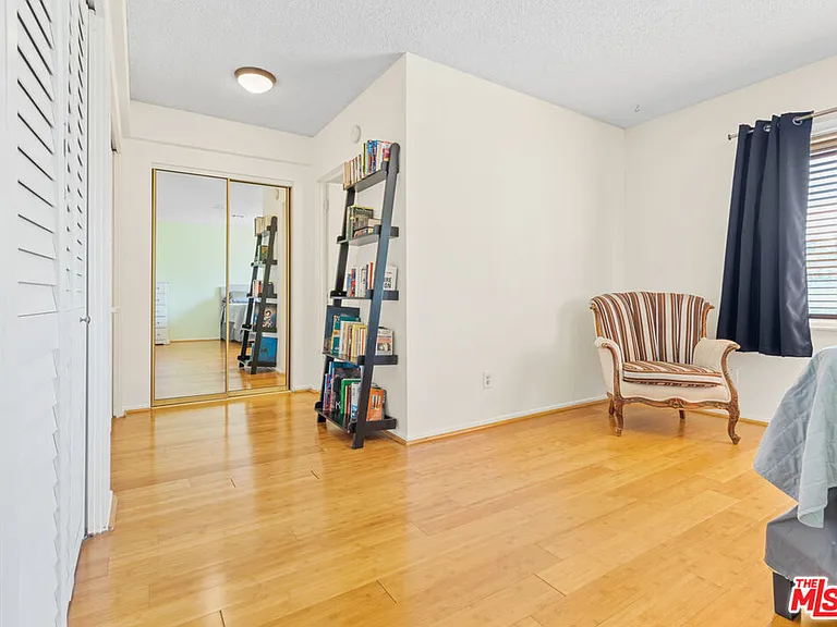 4725 S La Villa Marina #B — Photo 17
