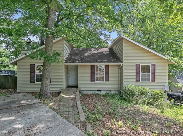 303 Whipple Tree Ln, Fayetteville, NC 28314