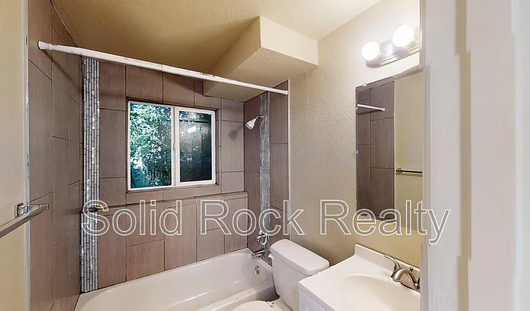 333 Bonnie Ct #1 — Photo 8