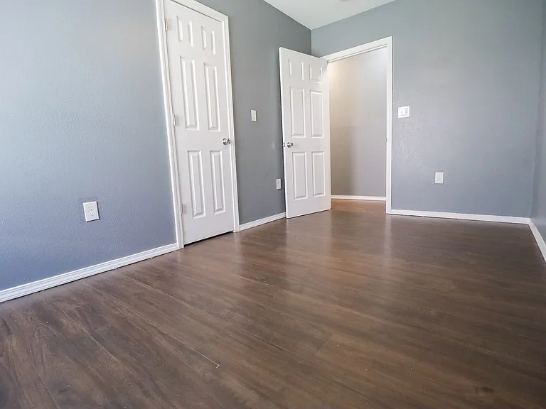 353 S Zunis Ave Duplex — Photo 13