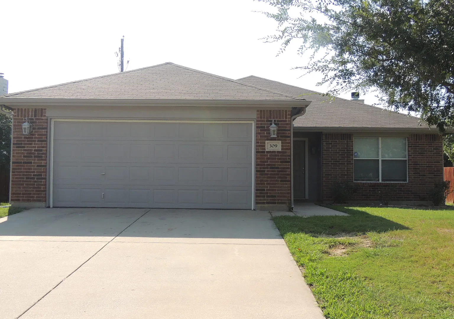 3 bed, 1637 sqft, $2,000 — Photo 1