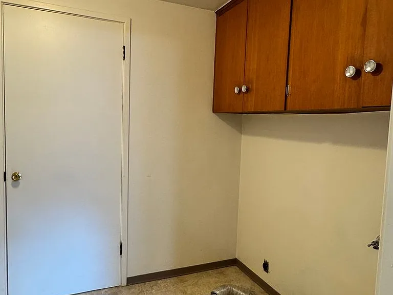 702 S 20th Ave — Photo 9