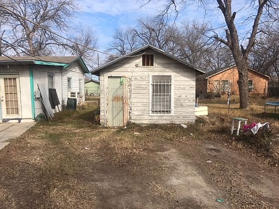 2nd image of 747 Leal St