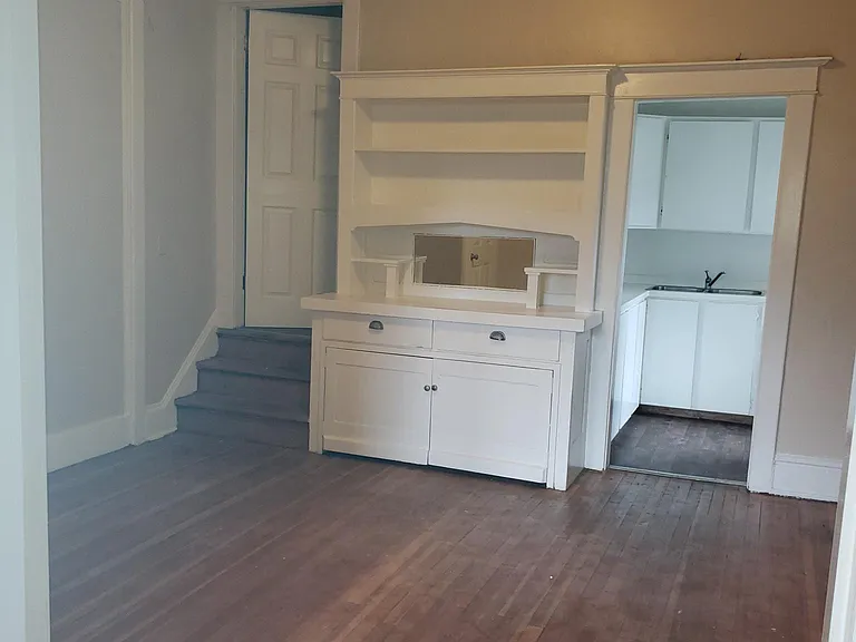 1527 Belmont Ave — Photo 10