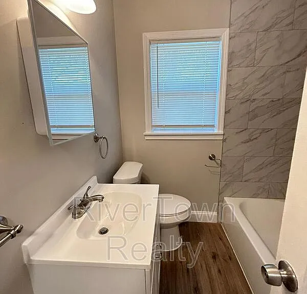 2144 Henry Ave — Photo 8