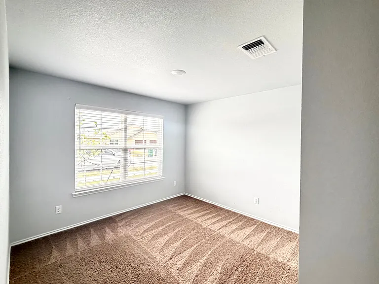 1227 Lexington Dr — Photo 11