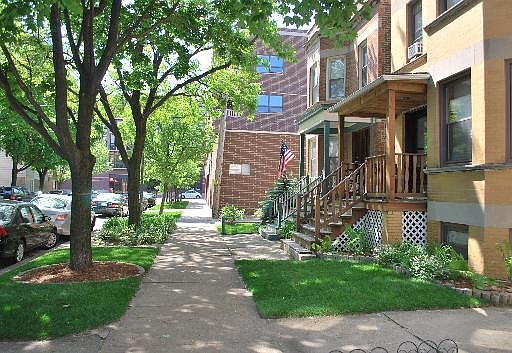 2nd image of 1940 W Cuyler Ave