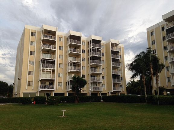 2nd image of 2885 Palm Beach Blvd