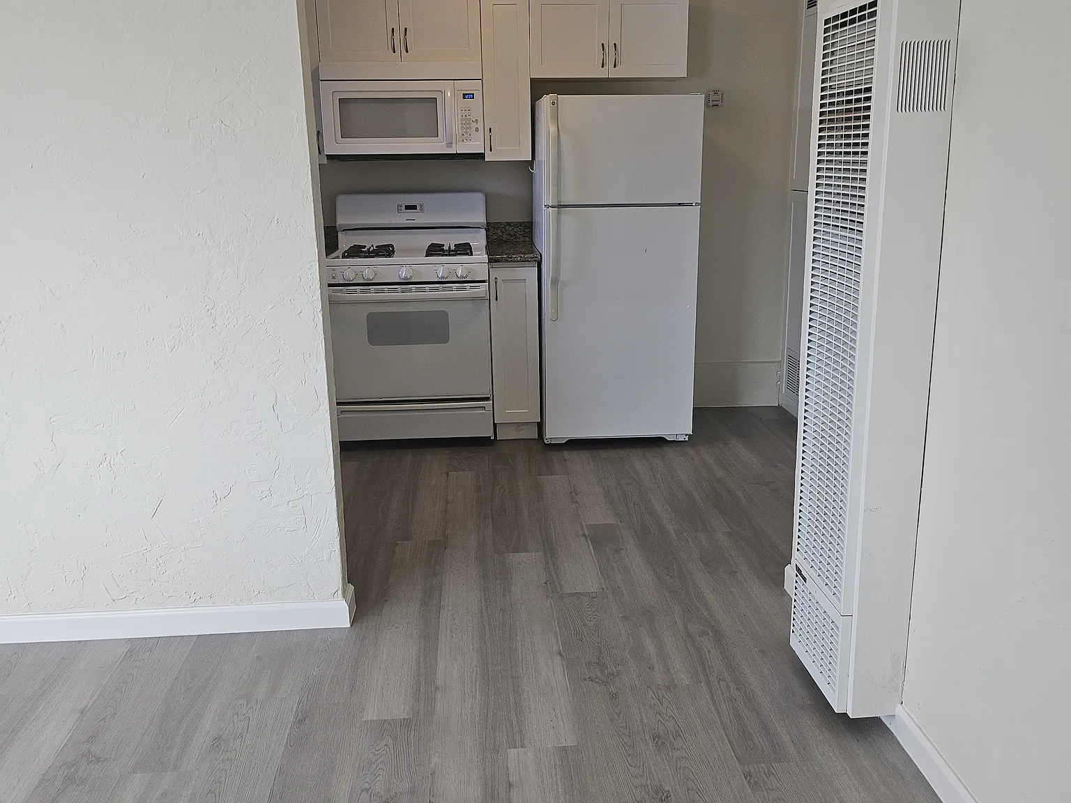402 N Fair Oaks Ave — Photo 4