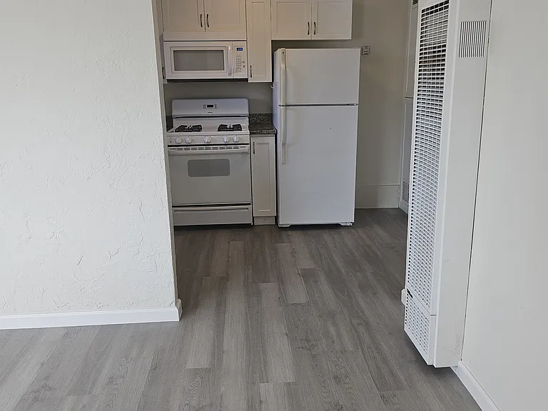 402 N Fair Oaks Ave — Photo 4