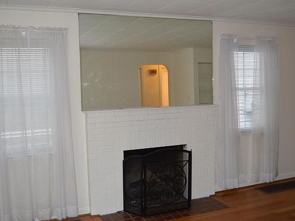 4th image of 251 E Royal Forest Blvd