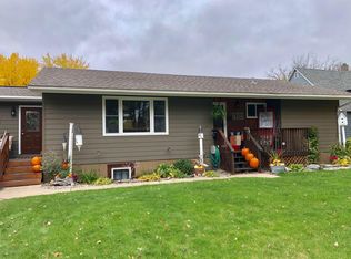 507 4th Ave NE, Roseau, MN 56751