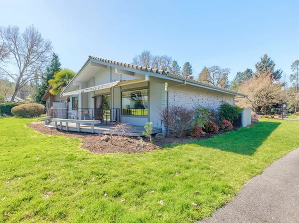 111 Black Oak St, Grants Pass, OR 97527
