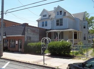 42 W Winona Ave, Norwood, PA 19074
