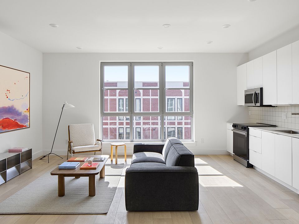 1st image of 2406 Frankford Ave #4