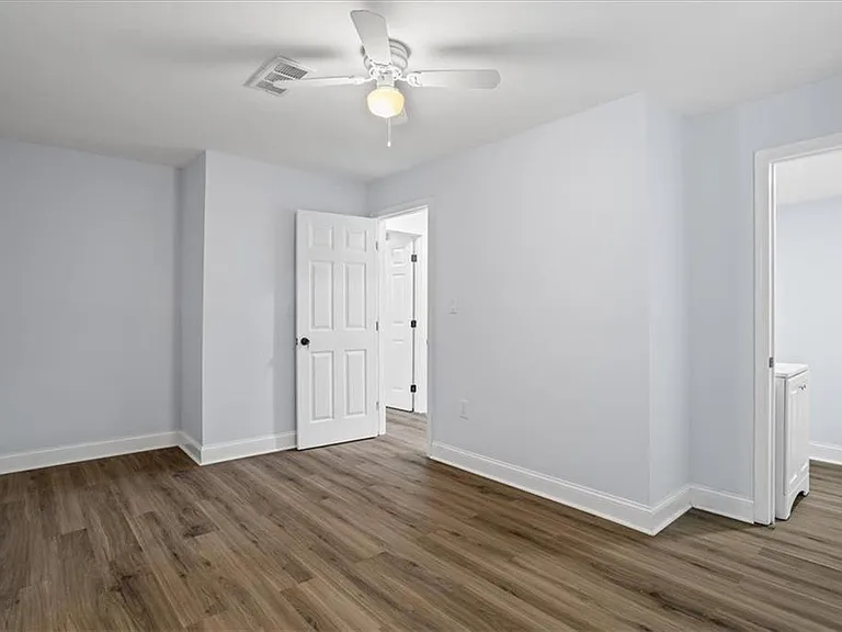 2223 Columbia Dr — Photo 25
